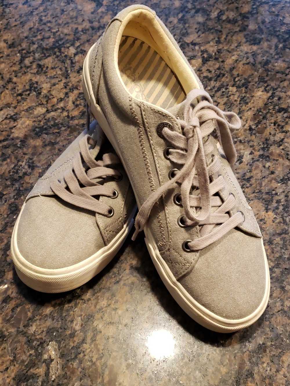 Taos Plim Soul Lux Canvas Tennis Shoes